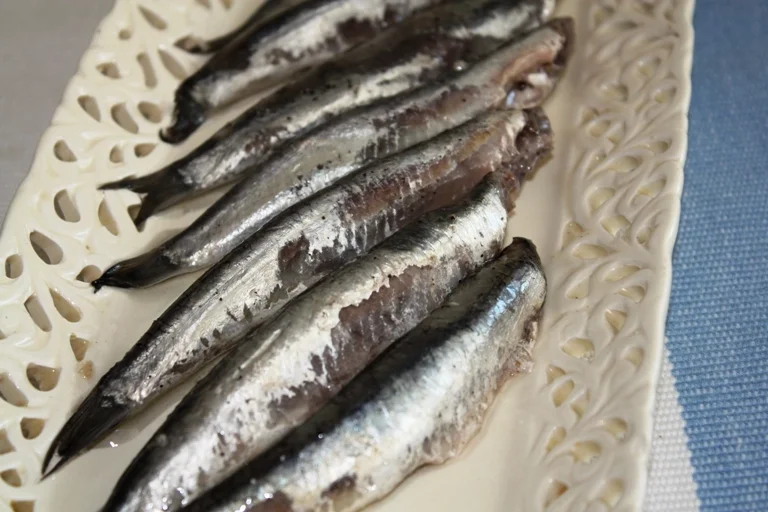 Marinated fish, (1) under homemade conditions