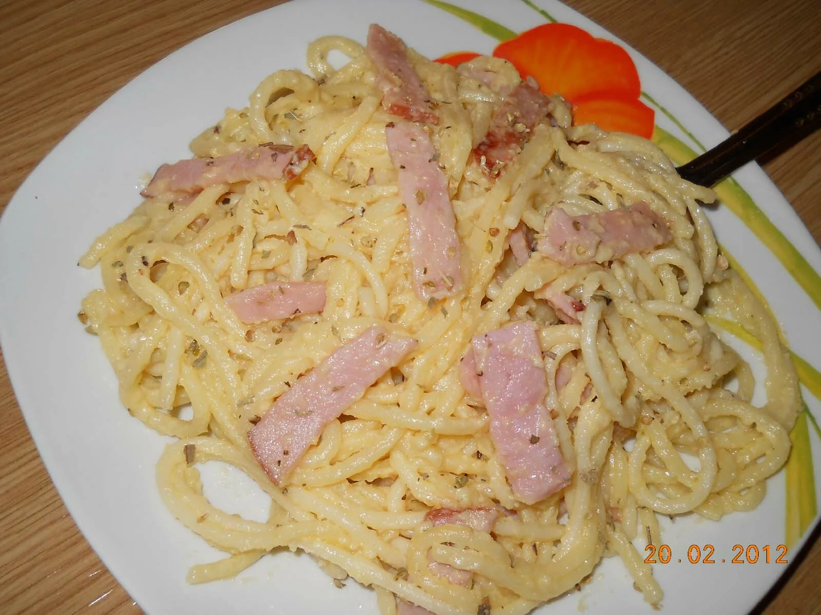 Spaghetti carbonara, recipe with cream
