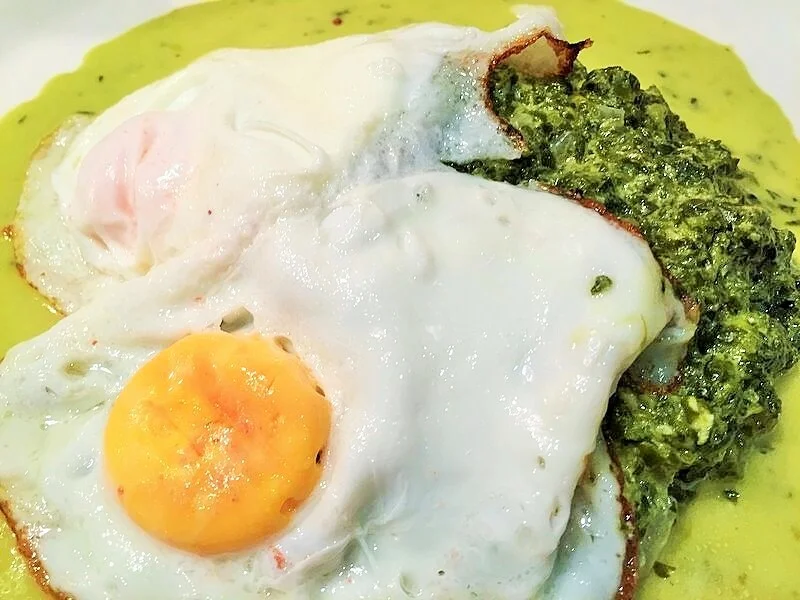 Spinach with sour cream