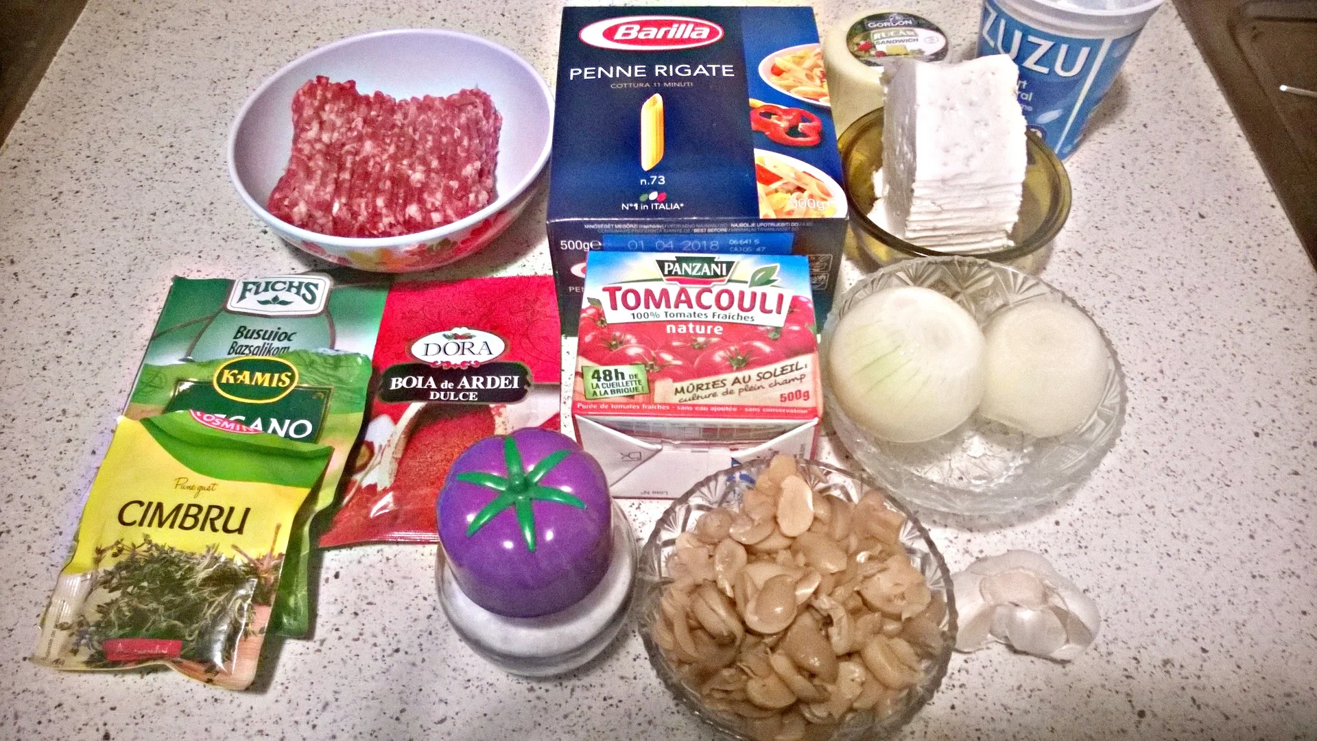 Baked penne with ground meat and mushrooms