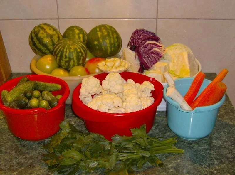 Assorted pickles (Motan recipe)