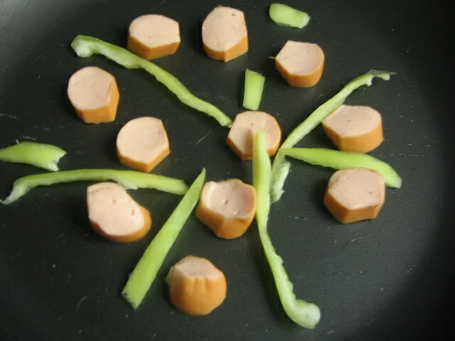 Omelette with sausages