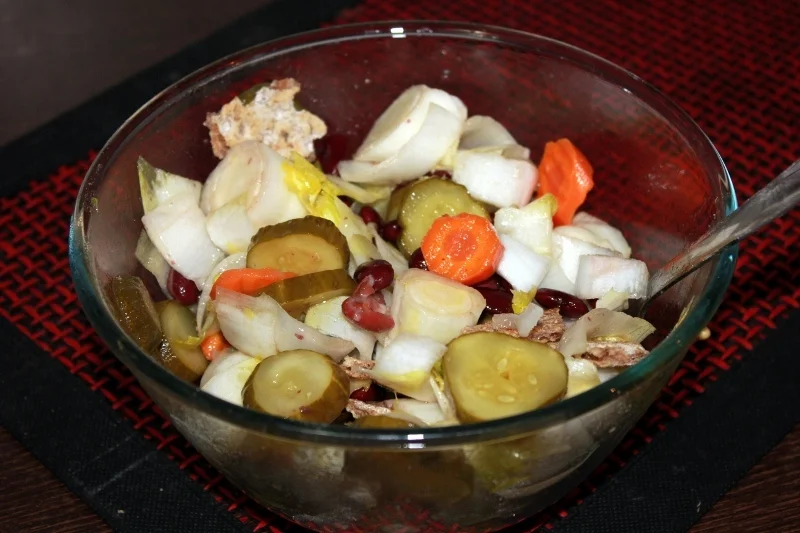 Endive salad with red beans and pickled cucumbers