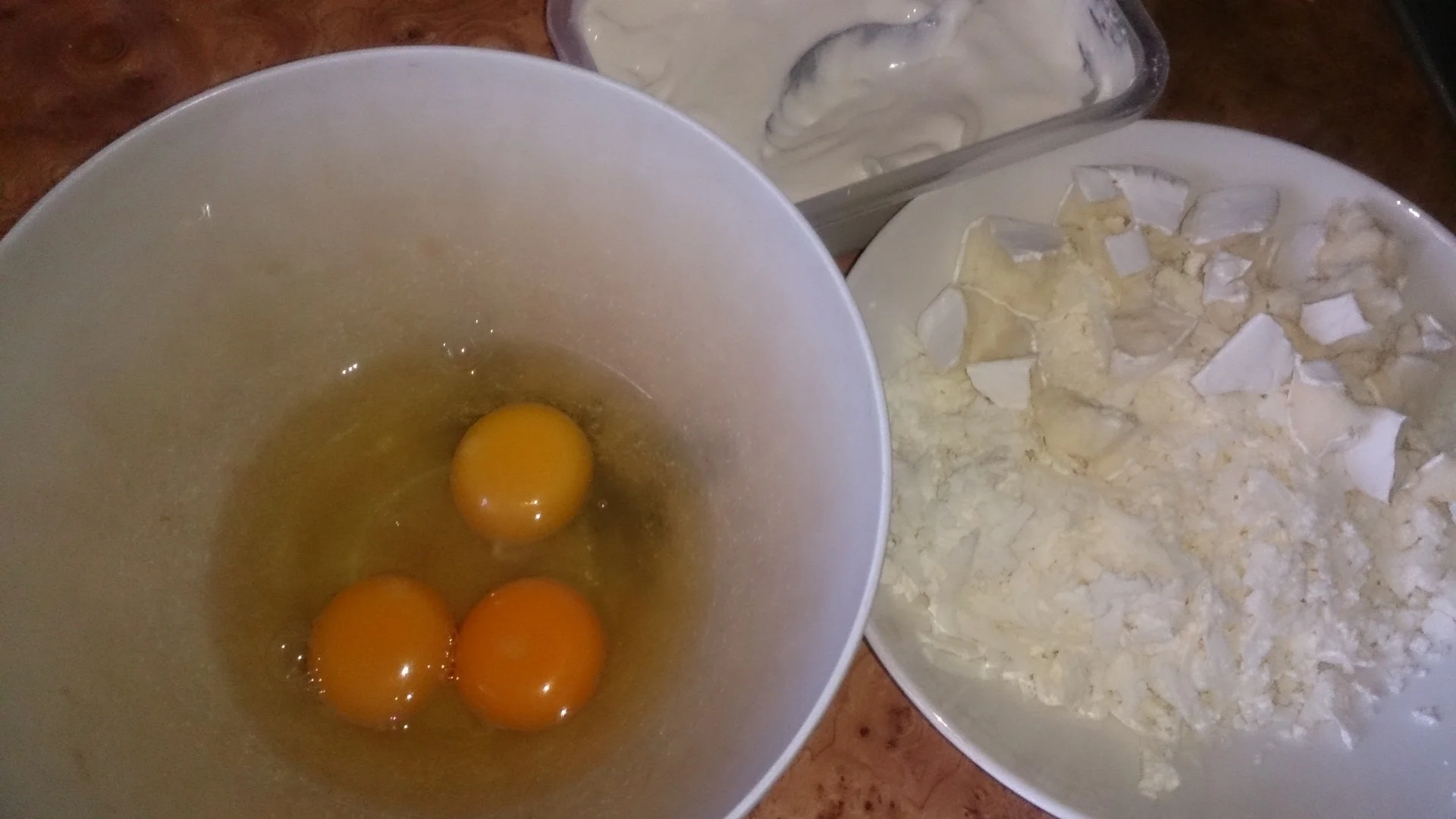 Cheese appetizer muffins