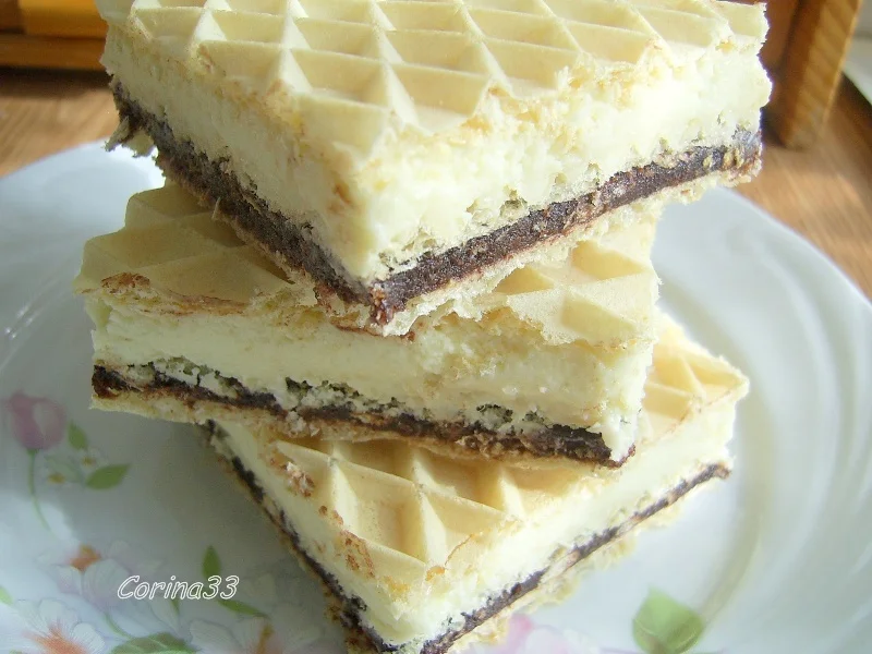 Wafer with powdered milk cream and cookies