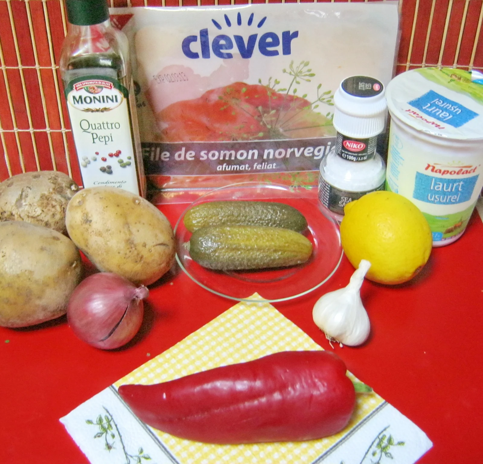 Smoked salmon potato salad with dressing