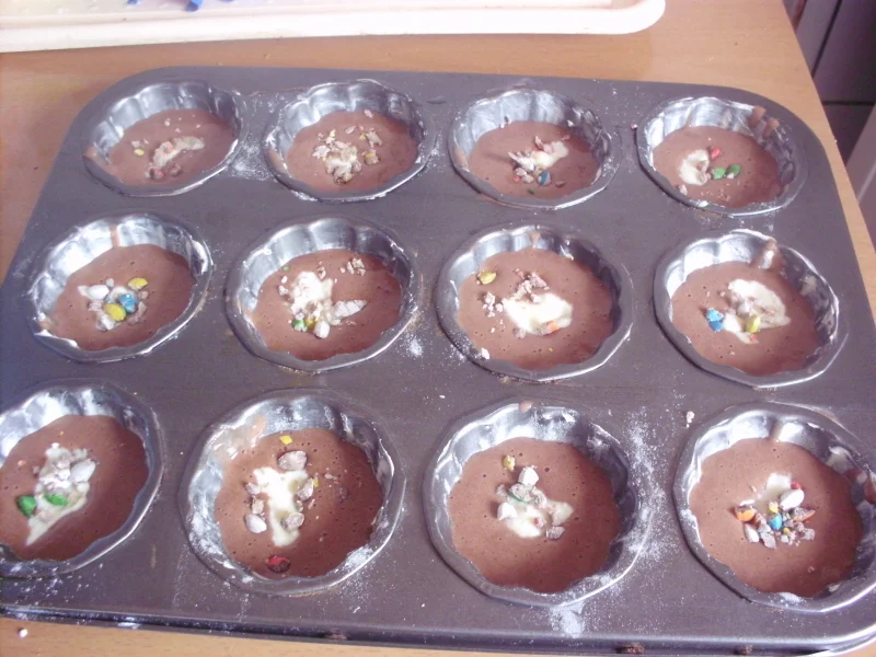 Cocoa muffins with cheese