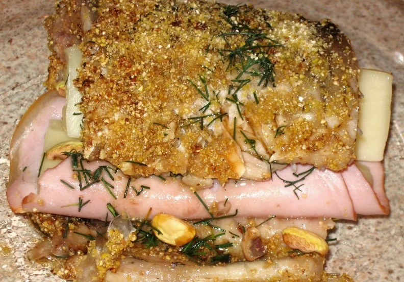 Carp rings filled with ham and cheese