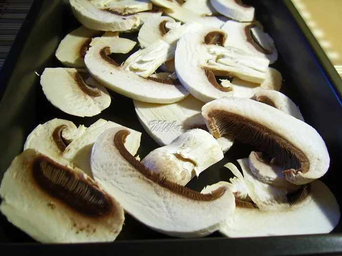 Liver with mushrooms baked