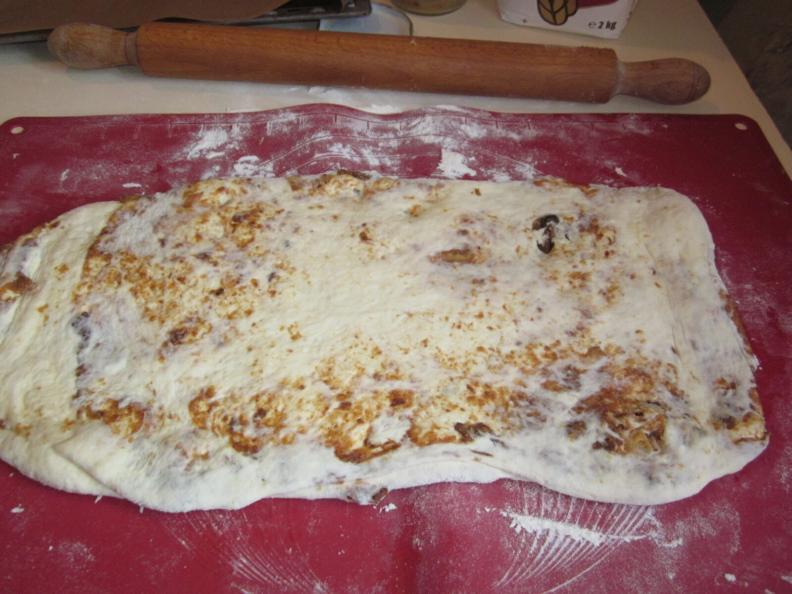 Bread with cracklings and onion
