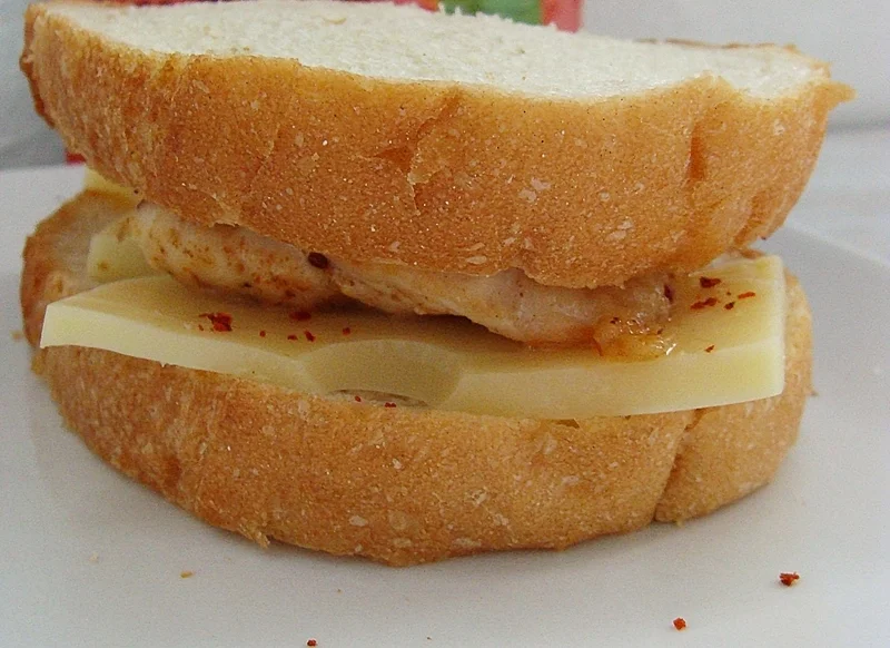 Chicken breast sandwich with Emmental cheese