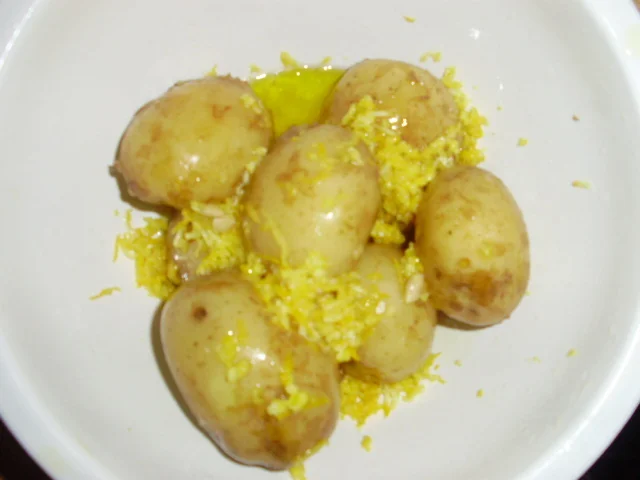 Potato dish with lemon
