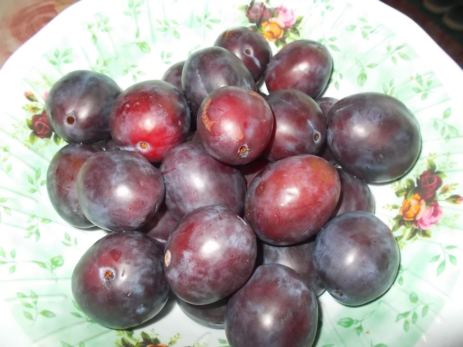 Plum compote