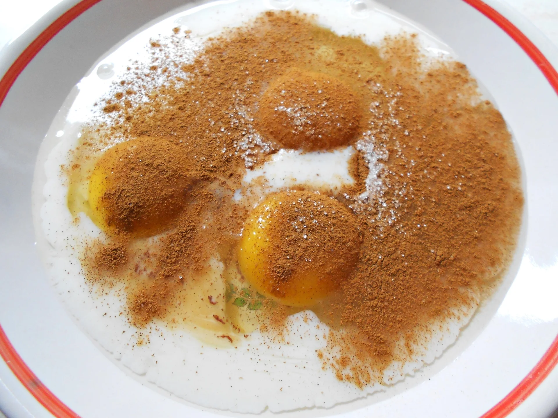 Warm sandwich with bananas, nuts, and cinnamon