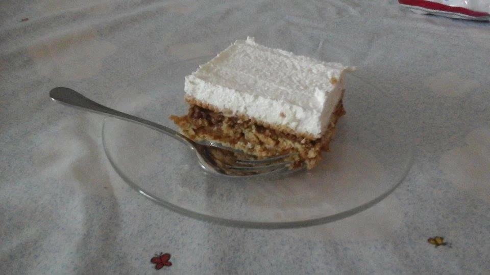 Cookie and cream cake