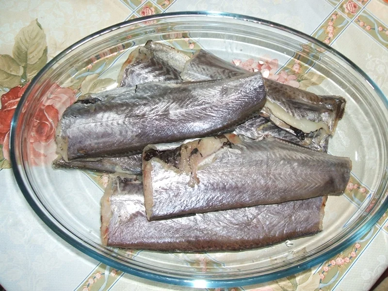 Hake with lemon and natural potatoes