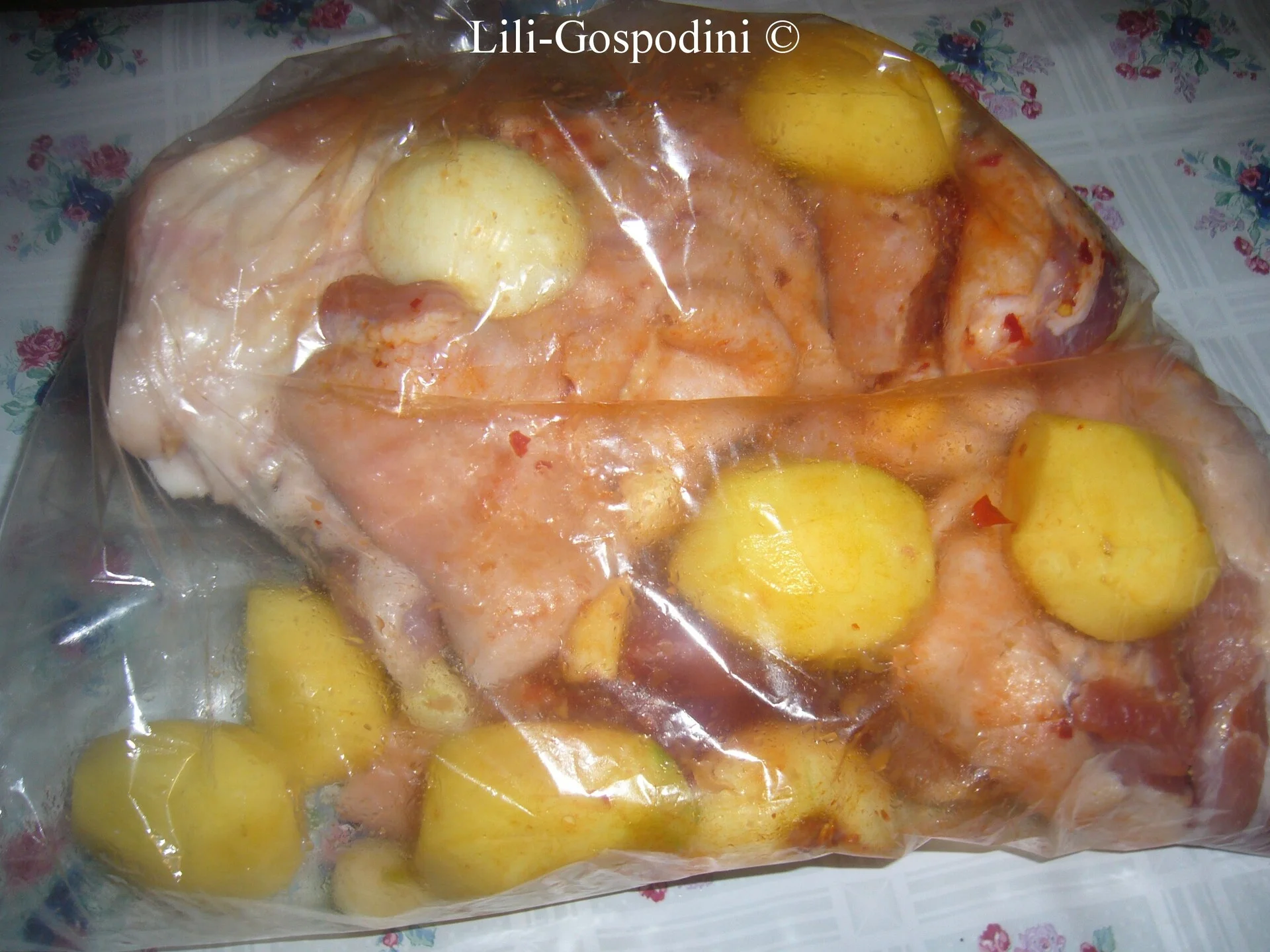 Oven-roasted pork knuckle