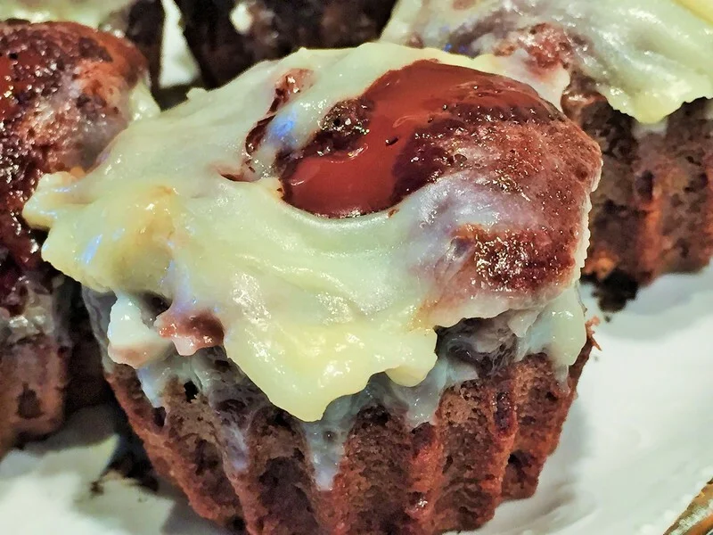 Chocolate muffins and vanilla charlotte