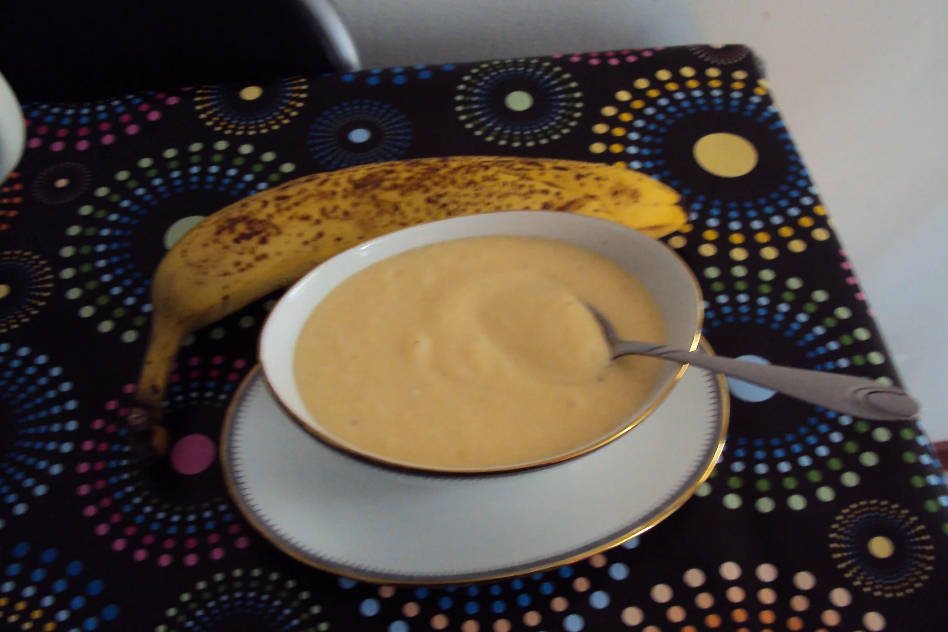 Cow cheese with fruits