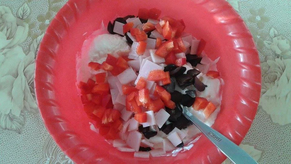 Cheese, ham, and olive baskets