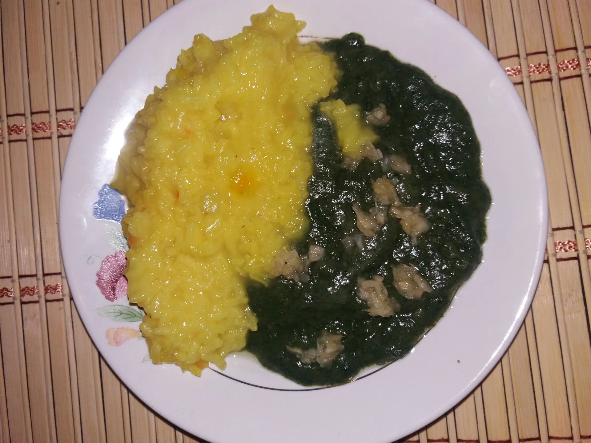 Food with nettles and rice