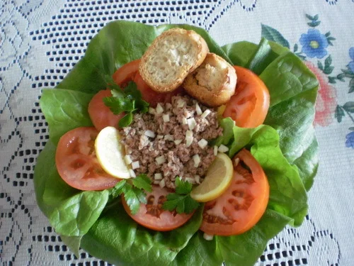 Tuna salad with horseradish