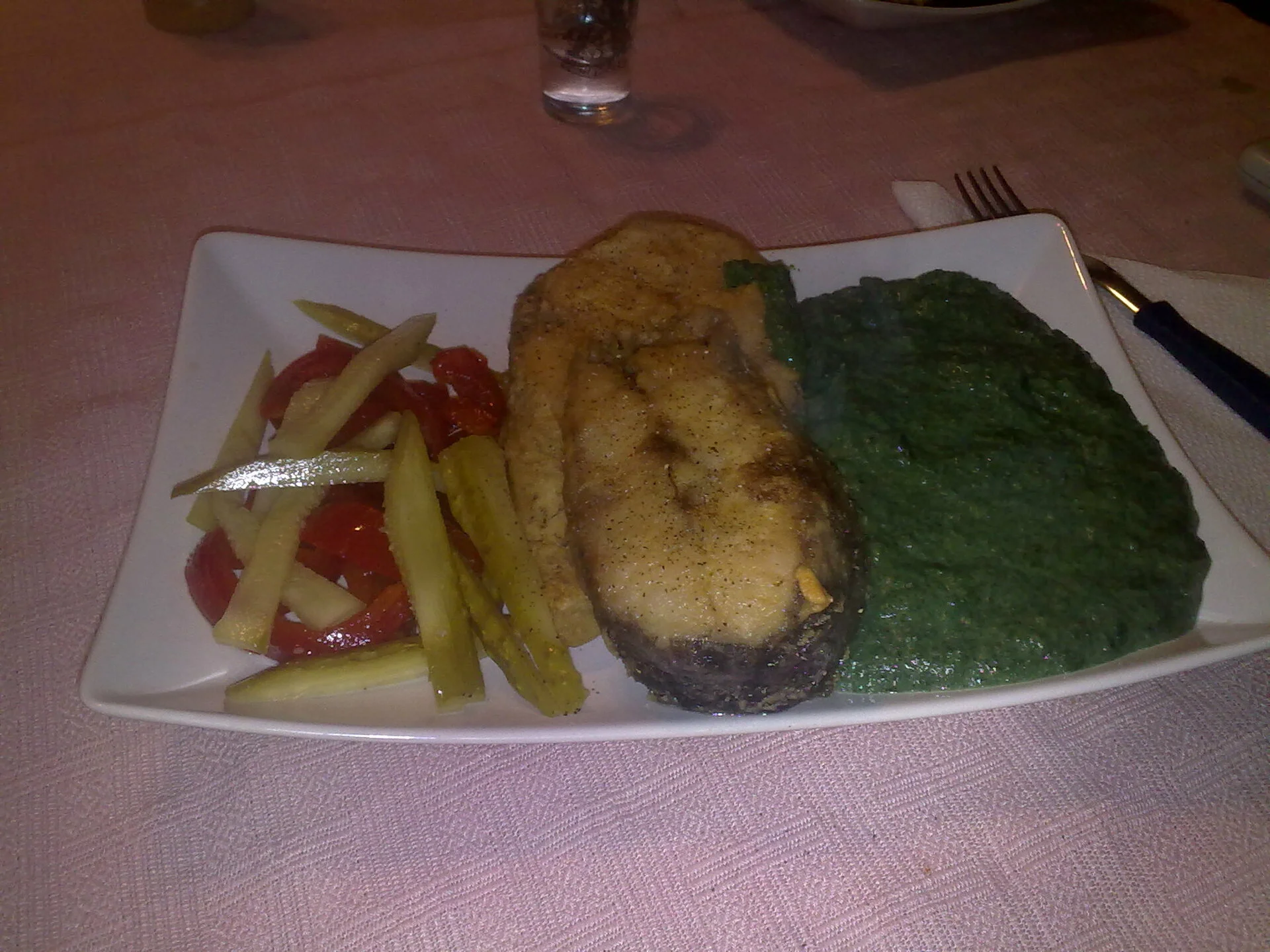 Fried carp with spinach puree