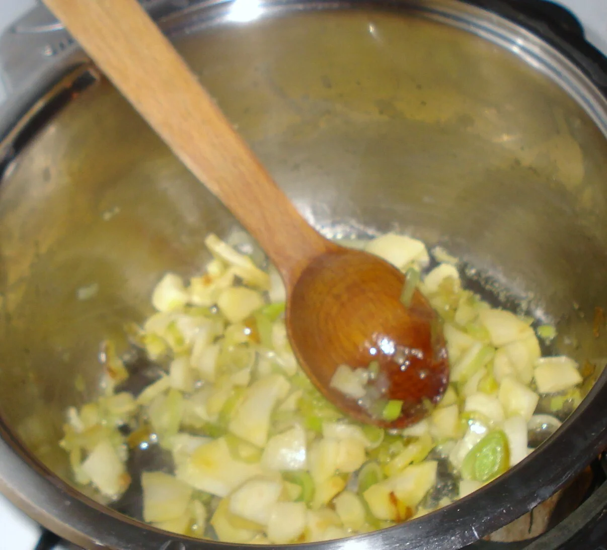 Cauliflower cream soup with kapia