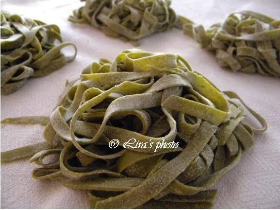 Homemade pasta with spinach