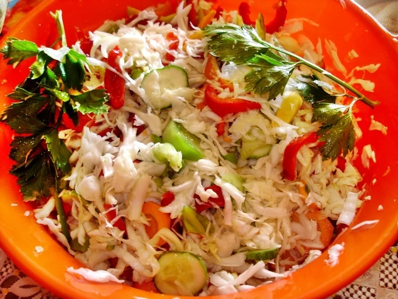 Spicy assorted pickles