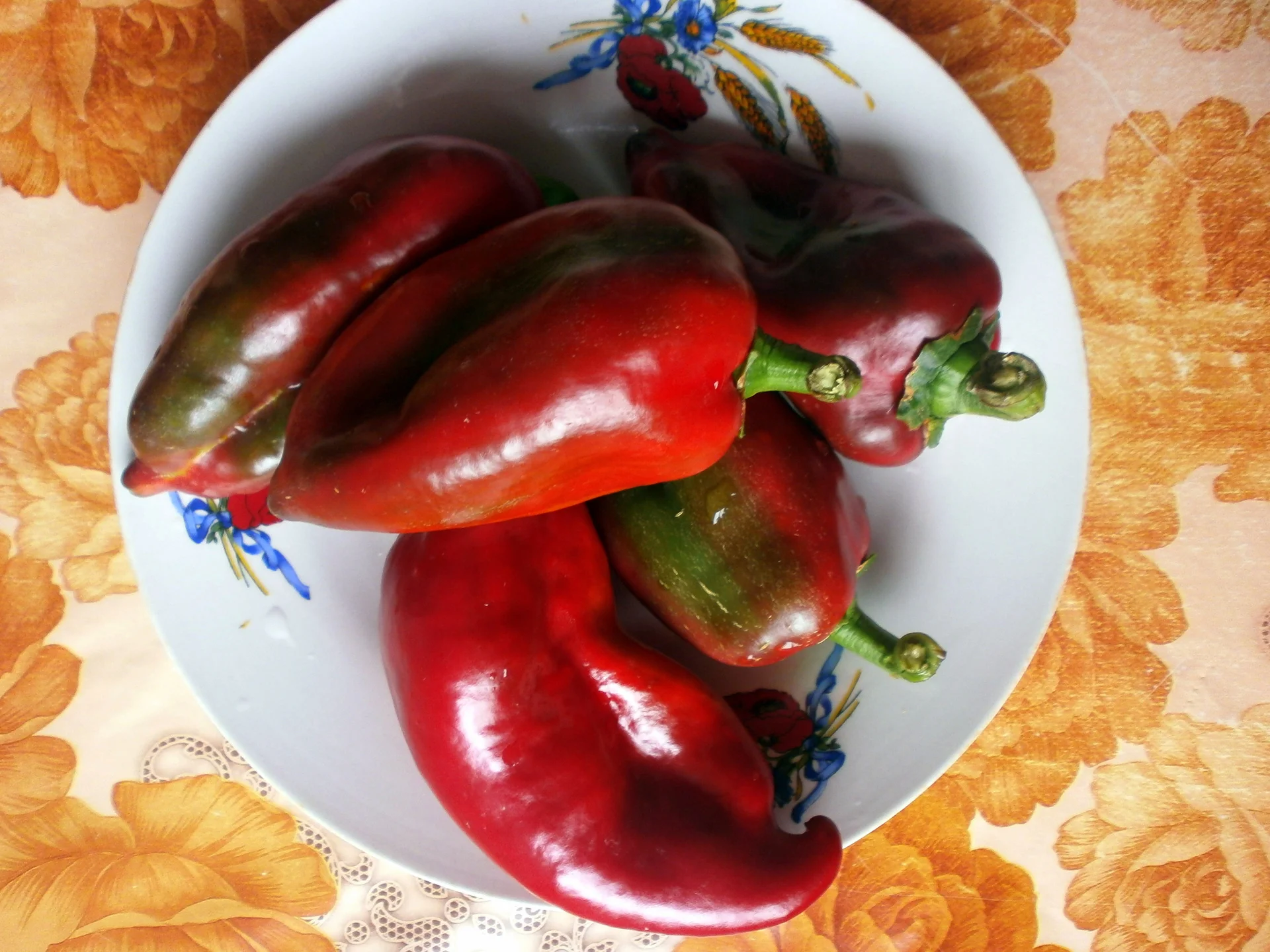 Roasted bell pepper salad with garlic