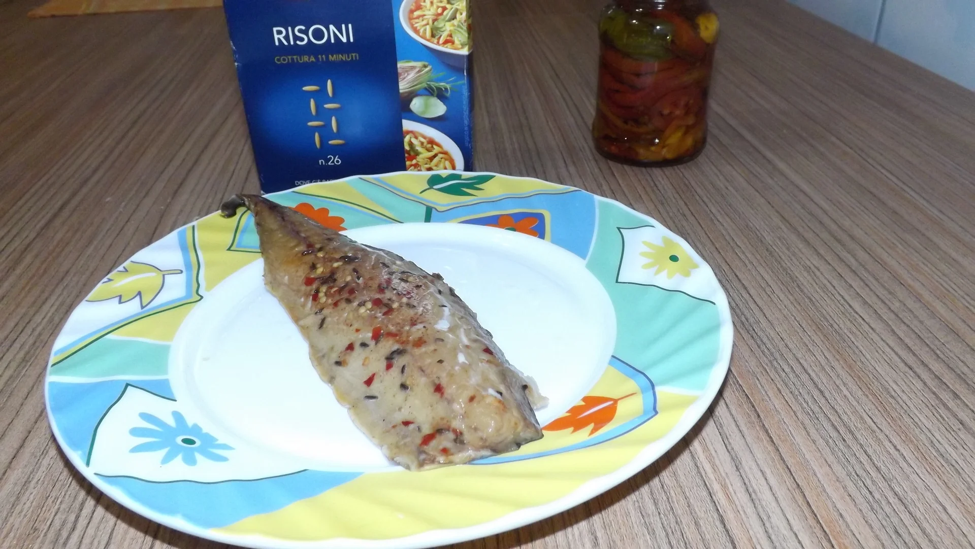 Risoni with tomato sauce and smoked mackerel