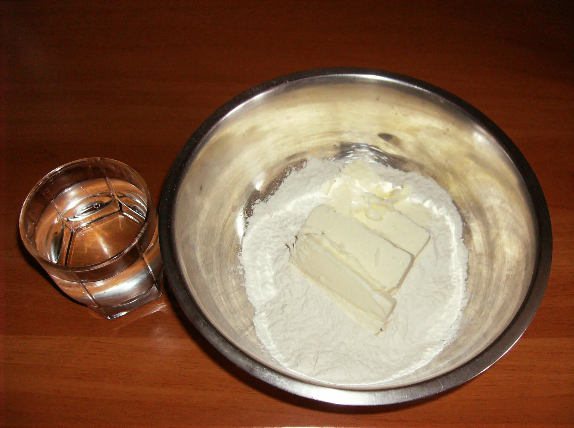 Quiche Lorraine – open pie with cream