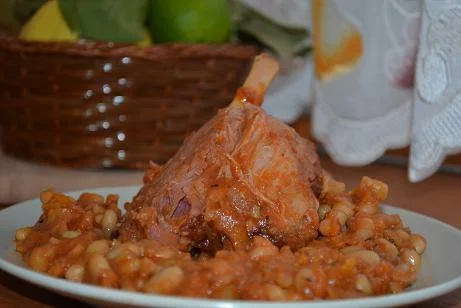 Beans with ham hock