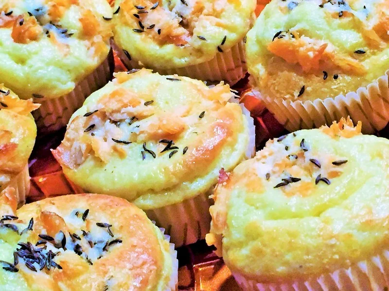 Quinoa and smoked salmon appetizer muffins