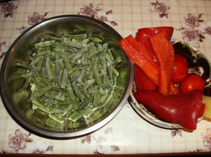 Green bean dish with yogurt and garlic