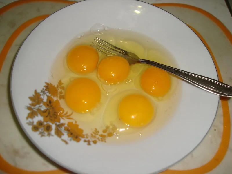 Omelette with smoked sausages