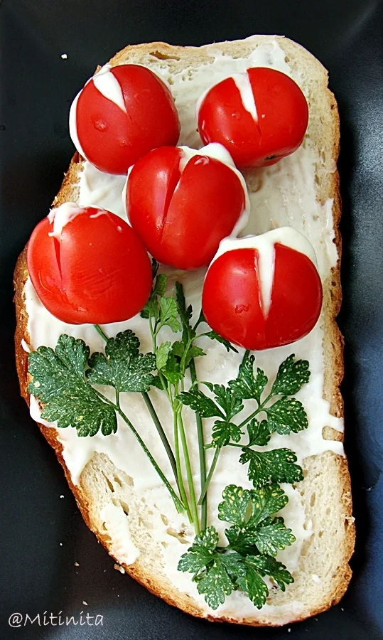 Sandwich Bouquet of Tulips