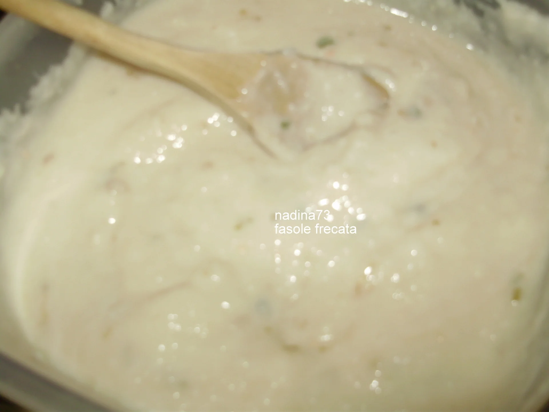 Stuffed mushrooms with mashed beans