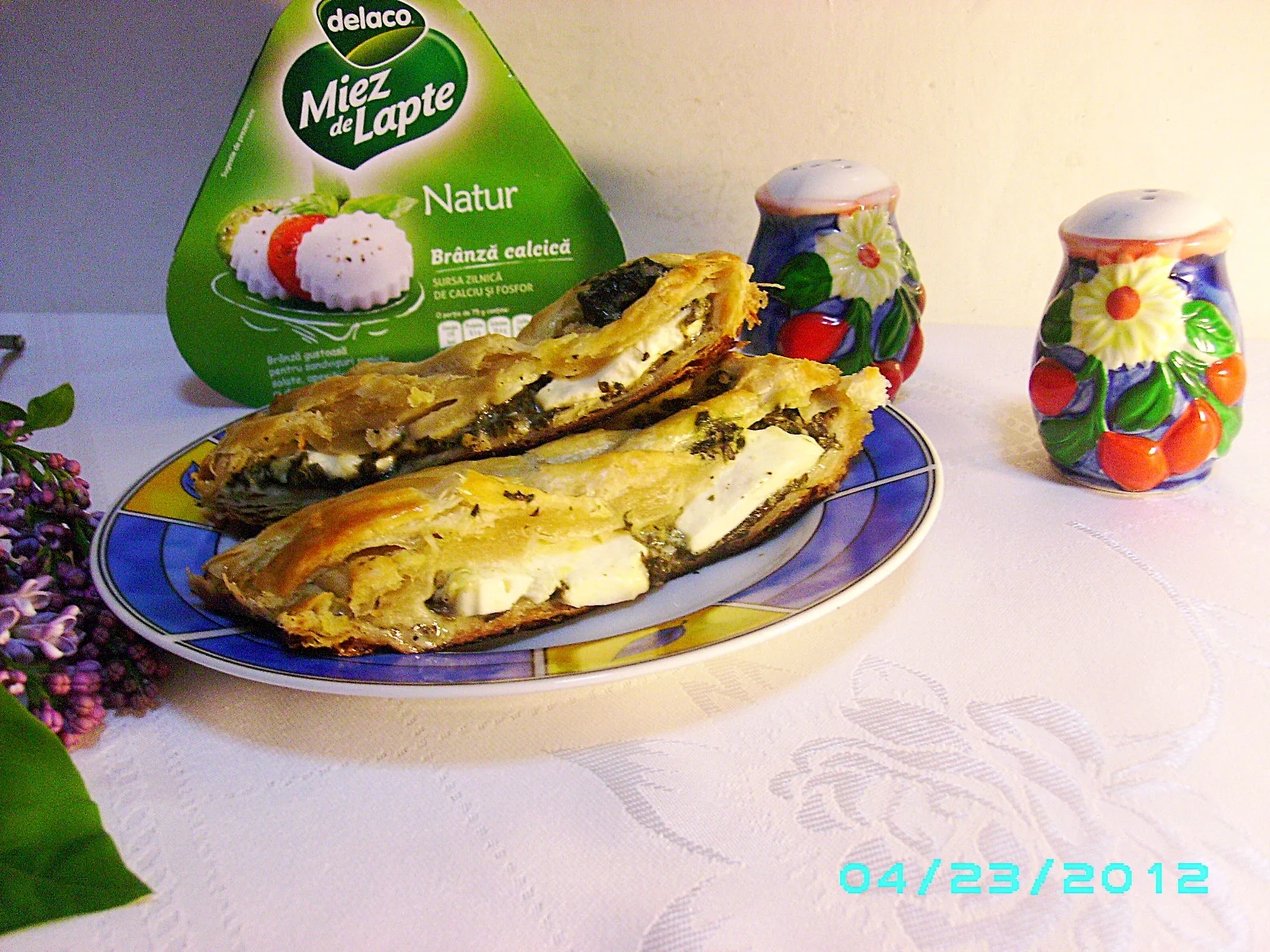 Rustic braid with milk core and spinach