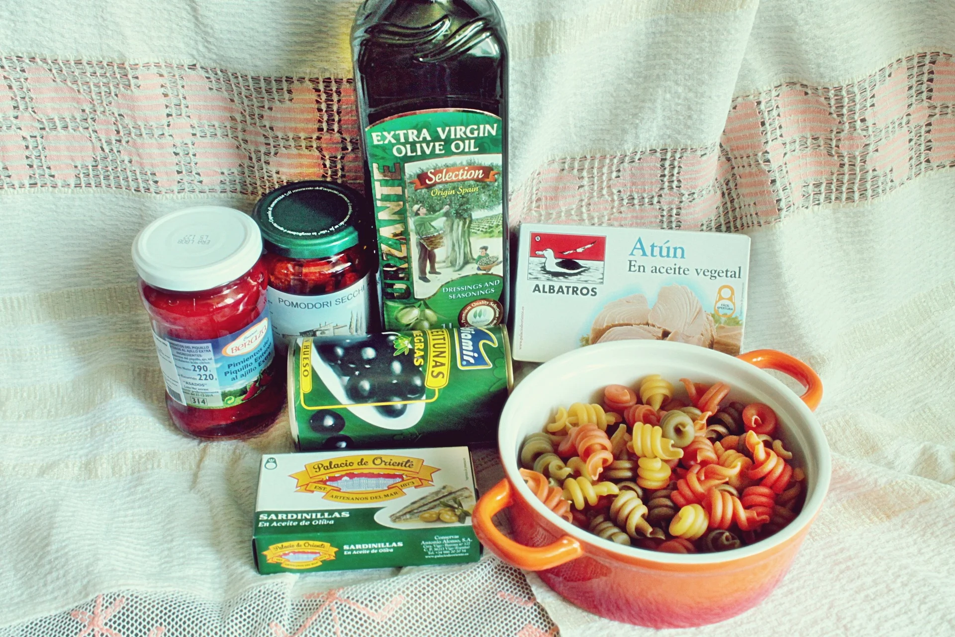 Pasta with tuna, roasted peppers, sun-dried tomatoes, and olives