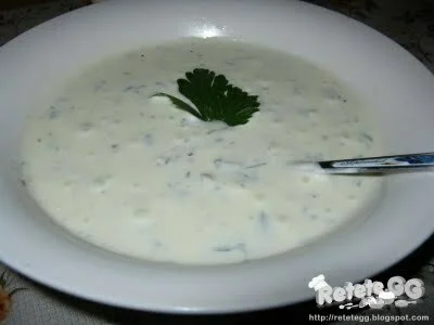 Garlic sauce with sour cream