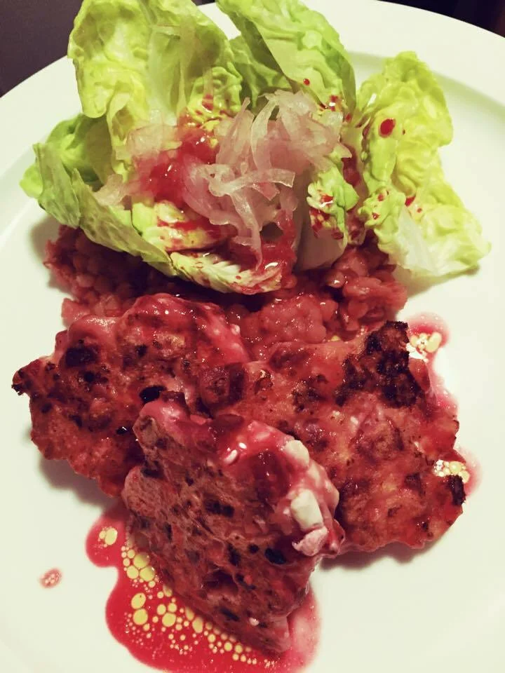 Beetroot meatballs with lentil salad