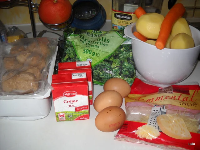 Vegetable soufflé with meatballs