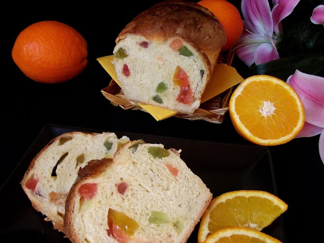 Sweet bread with Turkish delight, fasting version