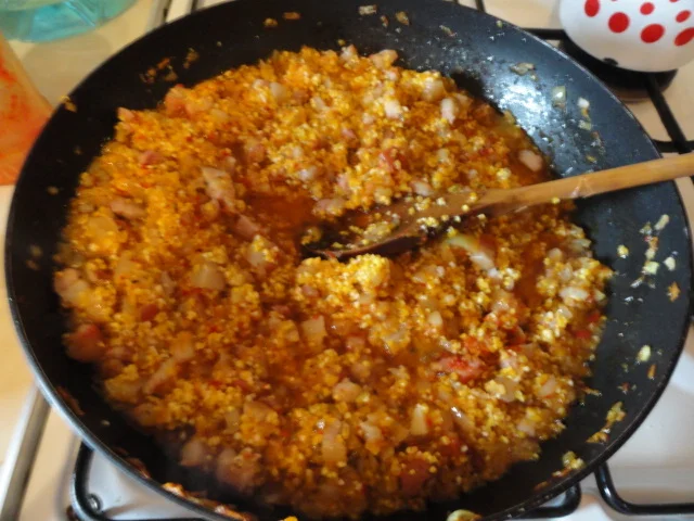 Stuffed cabbage rolls with polenta in a Roman pot