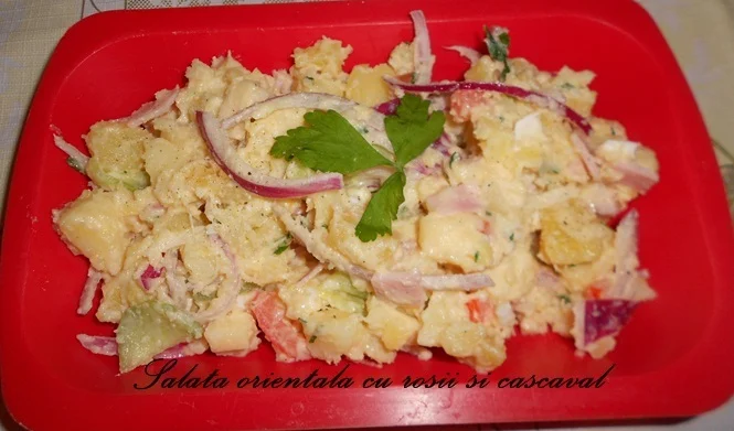 Oriental salad with tomatoes and cheese