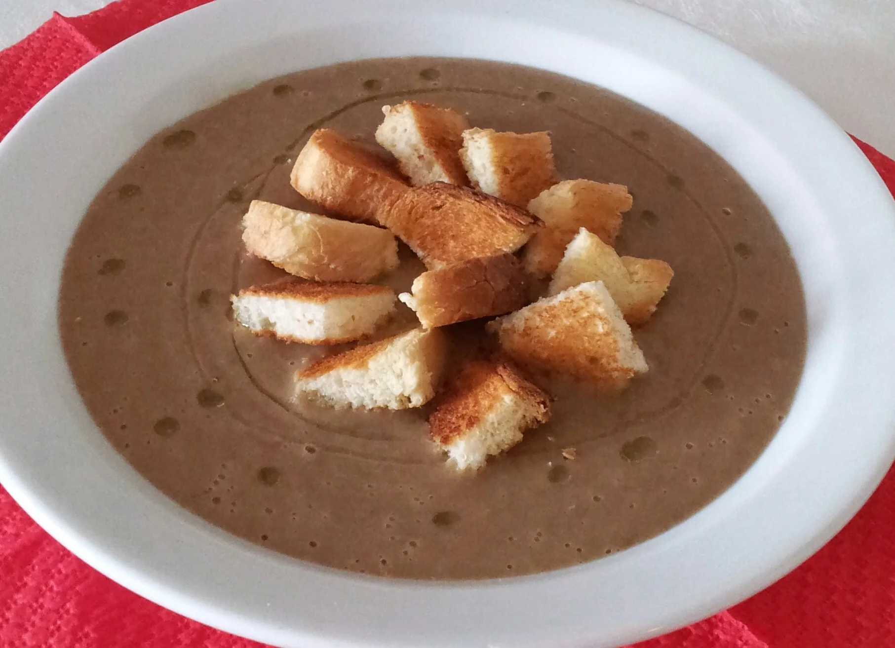 Lentil cream soup with vegetables