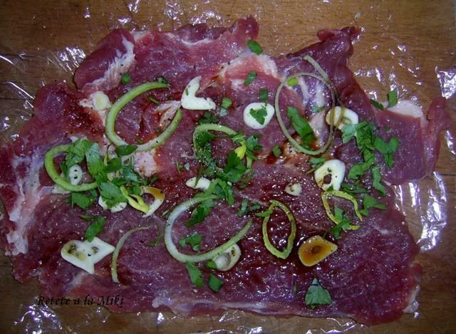 Meat rolls with tomato sauce