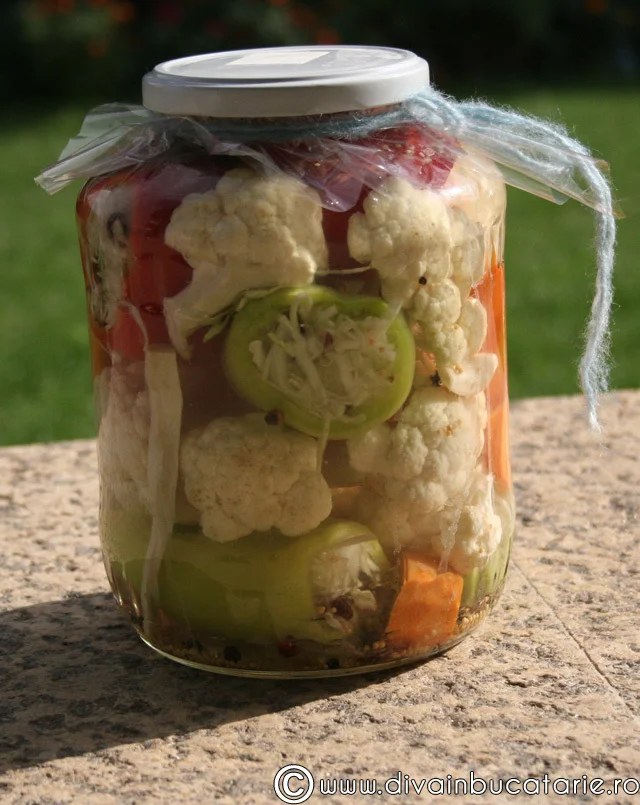 Stuffed peppers with cabbage and raisins